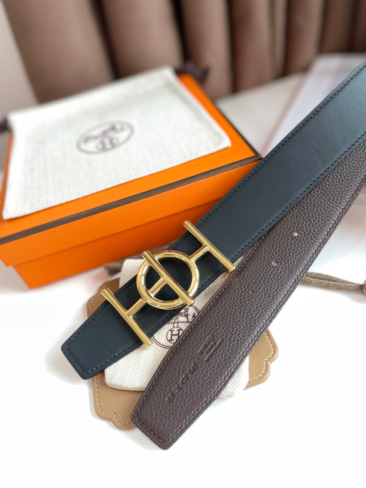 ULYSSE BELT BUCKLE & REVERSIBLE CHOCOLATE BROWN LEATHER STRAP 38MM GOLD HARDWARE