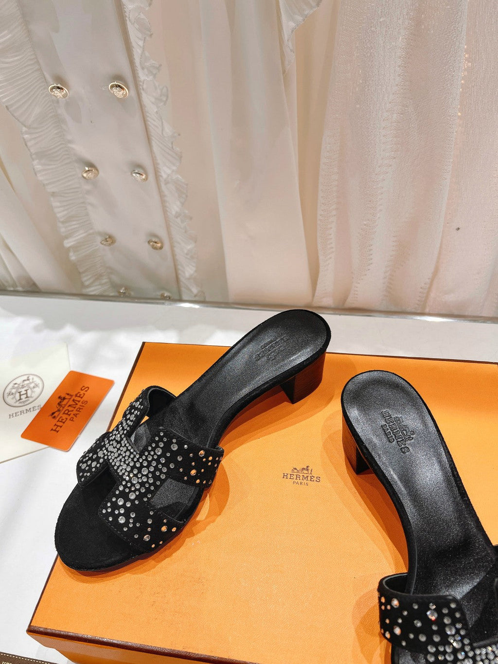 0ASIS SANDALS BLACK LAMBSKIN ATTACH CRYSTAL