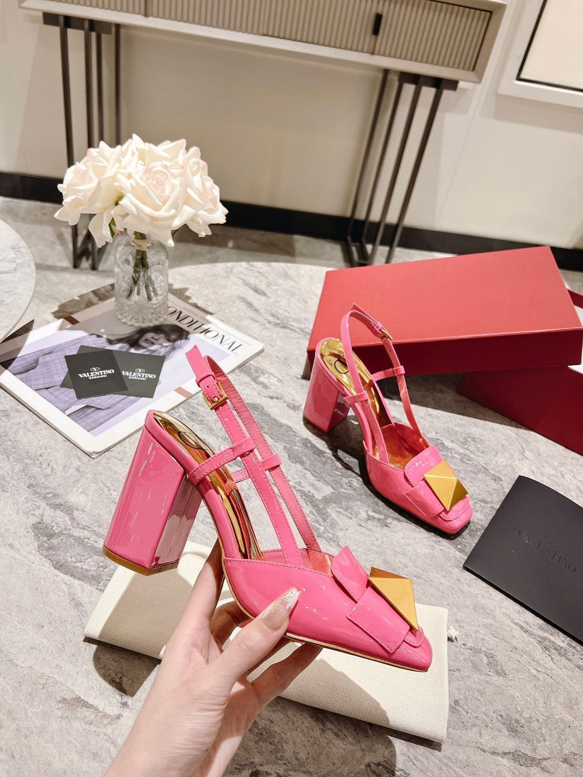 ONE STUD BRIGHT PINK PATENT LEATHER LACE-UP HIGH HEELS 85 MM