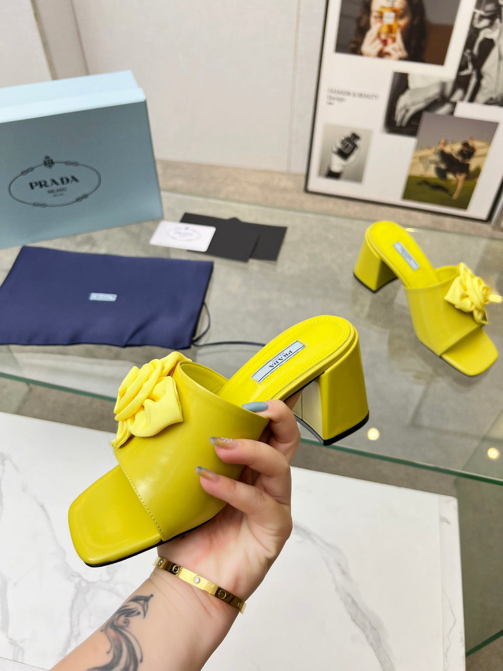PRA FLOWER BLOCK HEELS 75 LEMON CALFSKIN