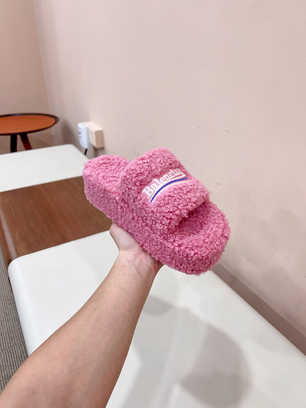 THICK-SOLED SLIPPERS IN PINK WOOL