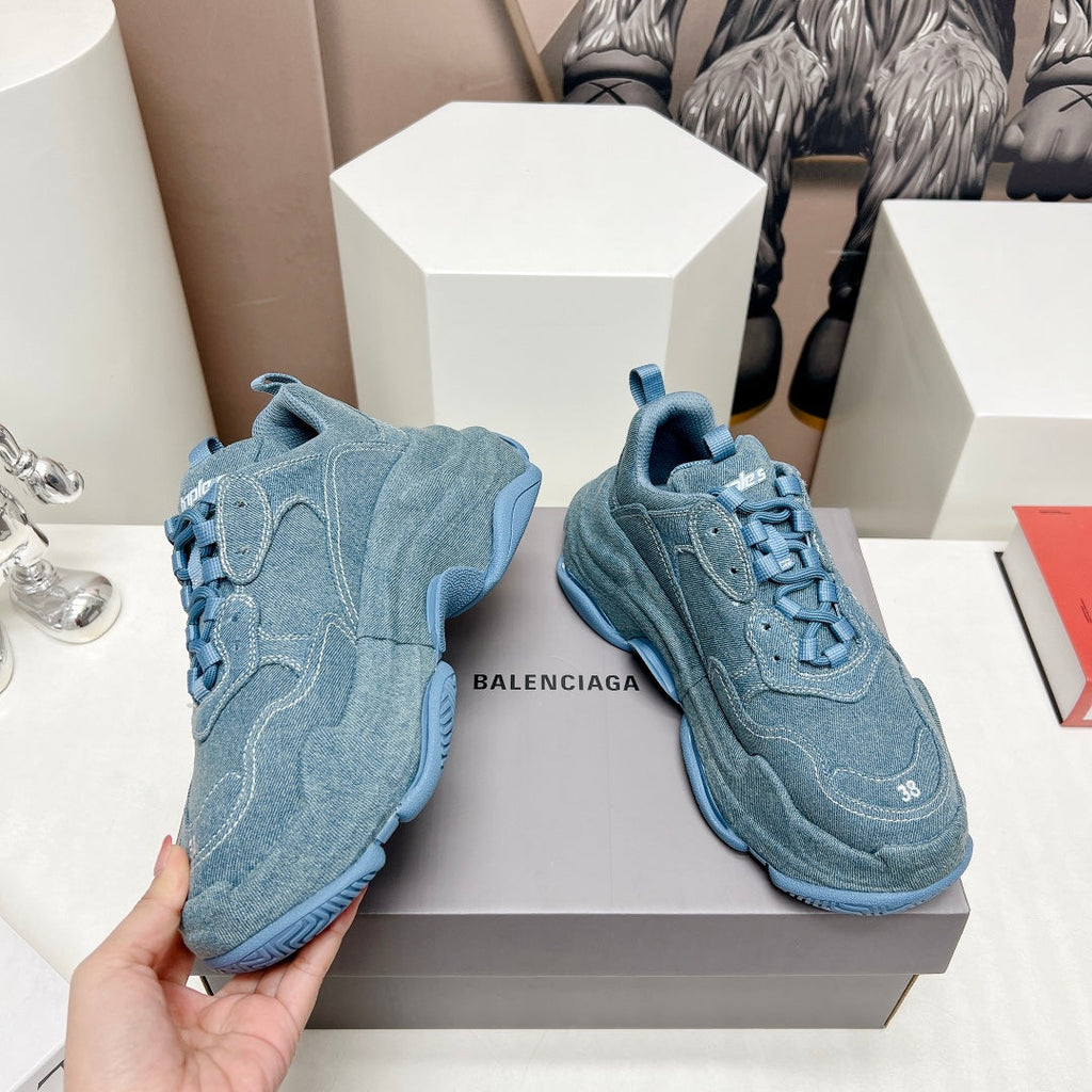 TRIPLE S SNEAKER IN BLUE DENIM