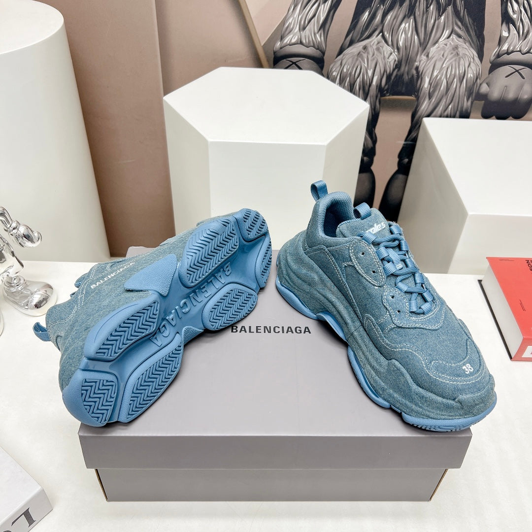 TRIPLE S SNEAKER IN BLUE DENIM