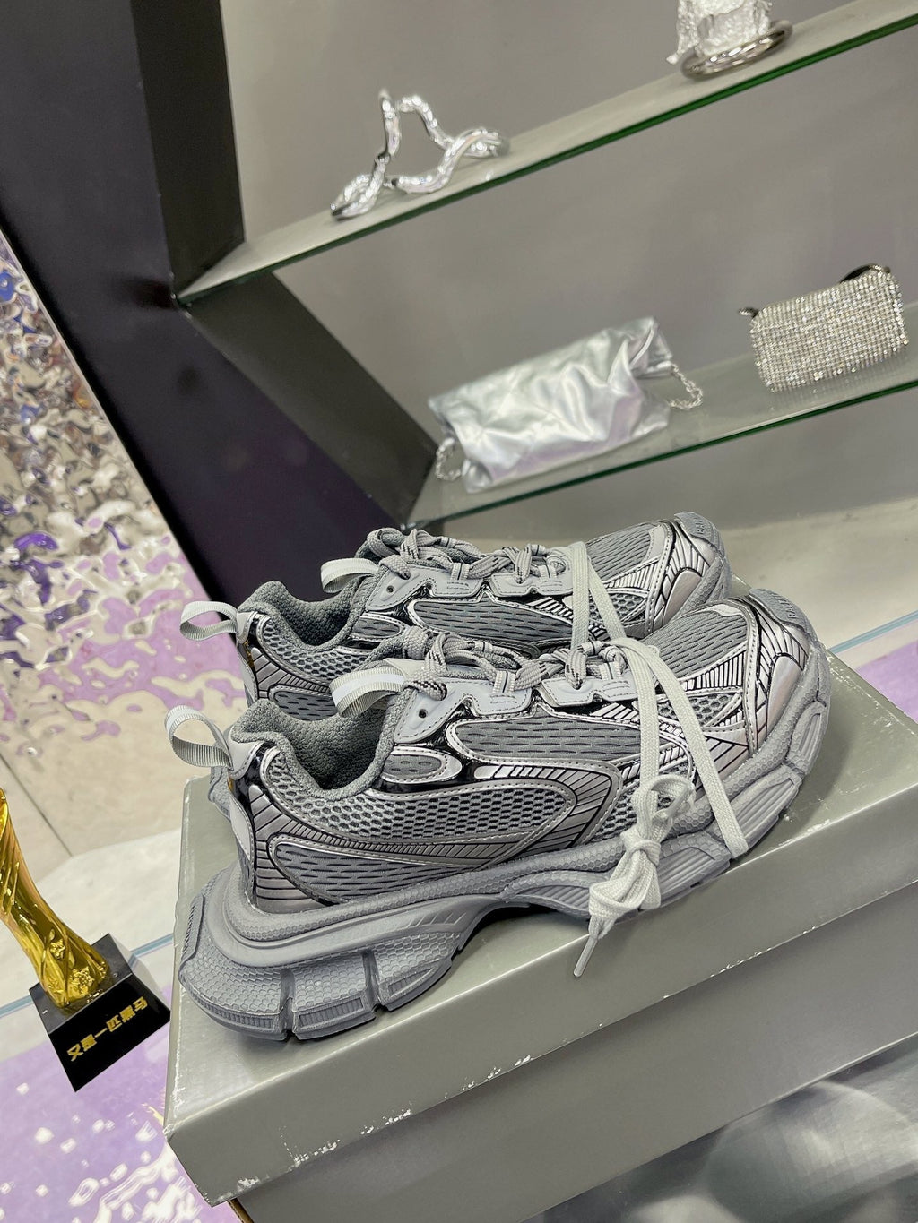 3XL SNEAKER IN ALL GRAY MESH AND POLYURETHANE