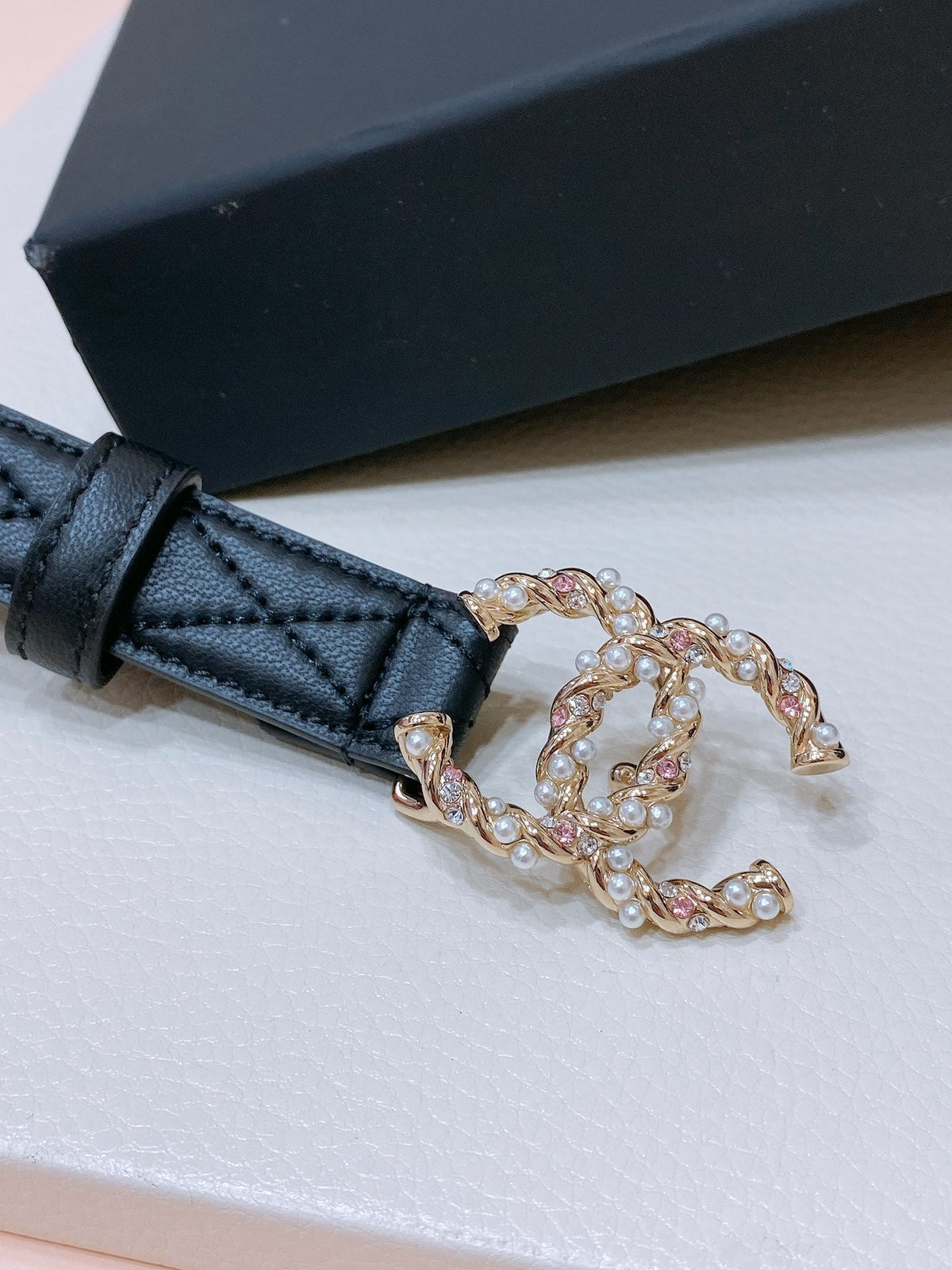 CC BELT 20MM IN BLACK EMBROIDERED CALFSKIN GOLD HARDWARE ATTACH PEARLS