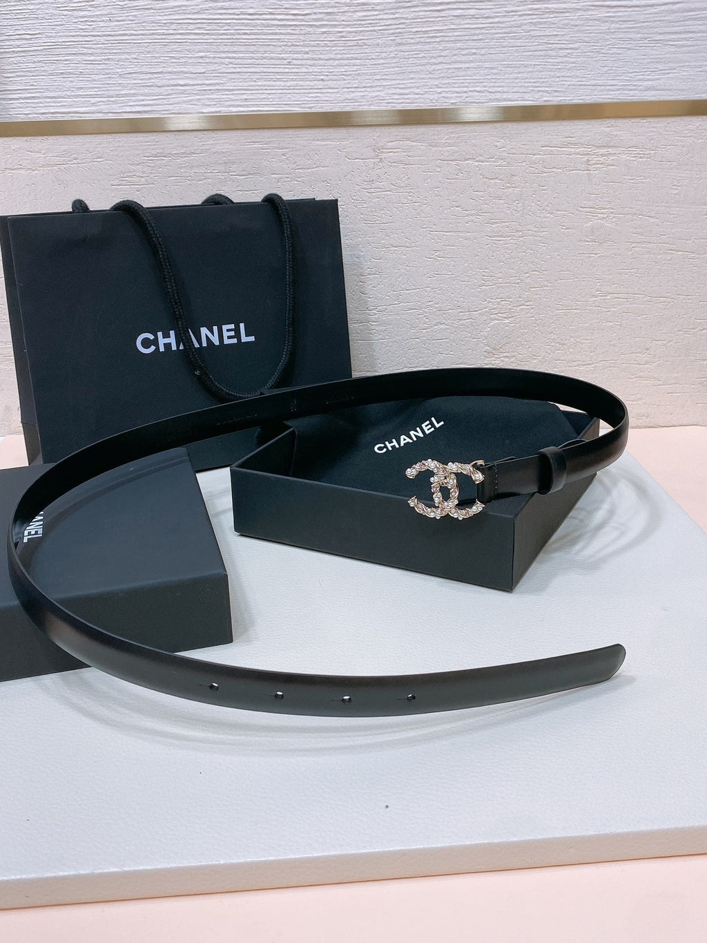 CC BELT 20MM IN BLACK CALFSKIN GOLD HARDWARE ATTACH PEARLS
