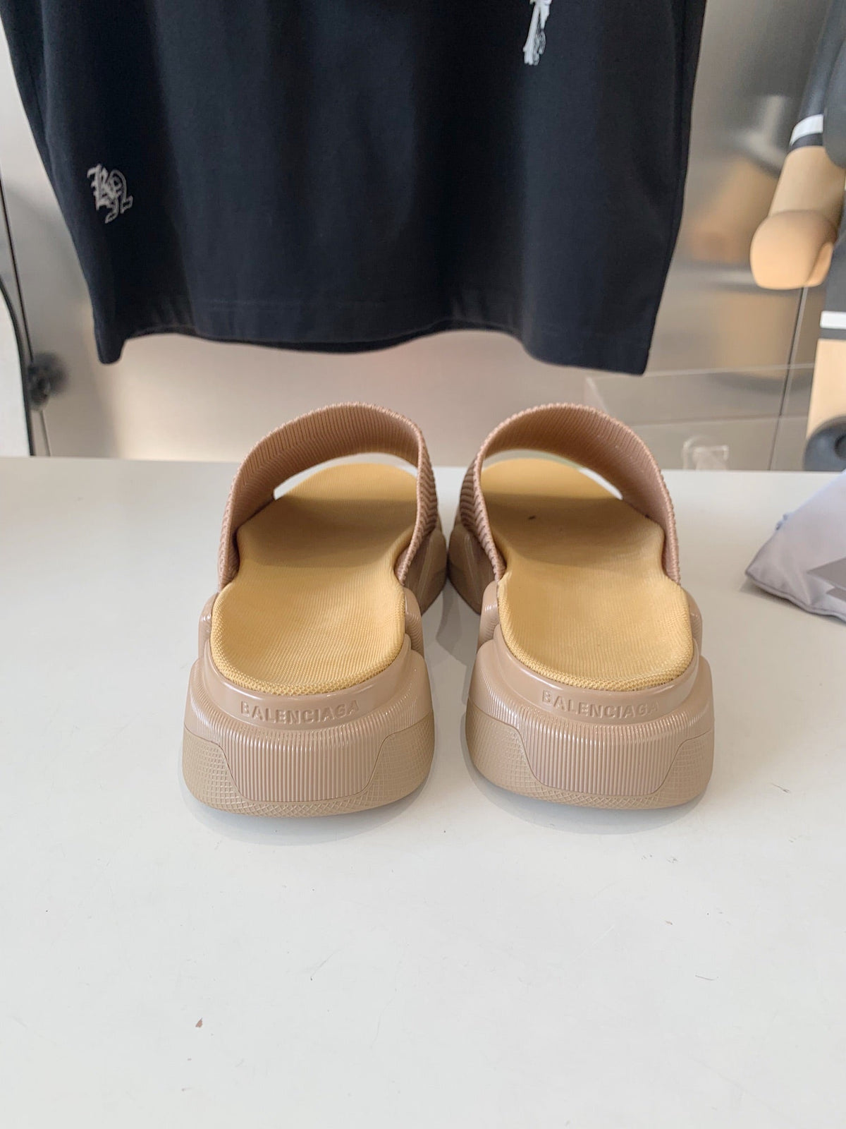SPEED 2.0 SLIDE SANDAL IN BEIGE RECYCLED KNIT