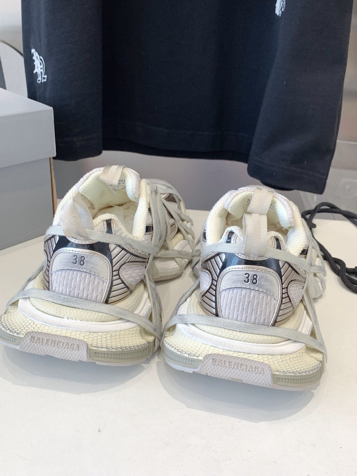 3XL EXTREME LACE SNEAKER BEIGE AND GRAY