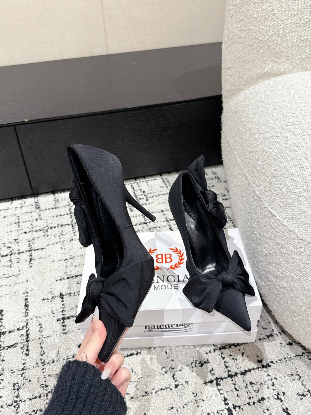 KNIFE KNOT 95MM PUMP IN BLACK STRETCH CUPRO AND NYLON JERSEY