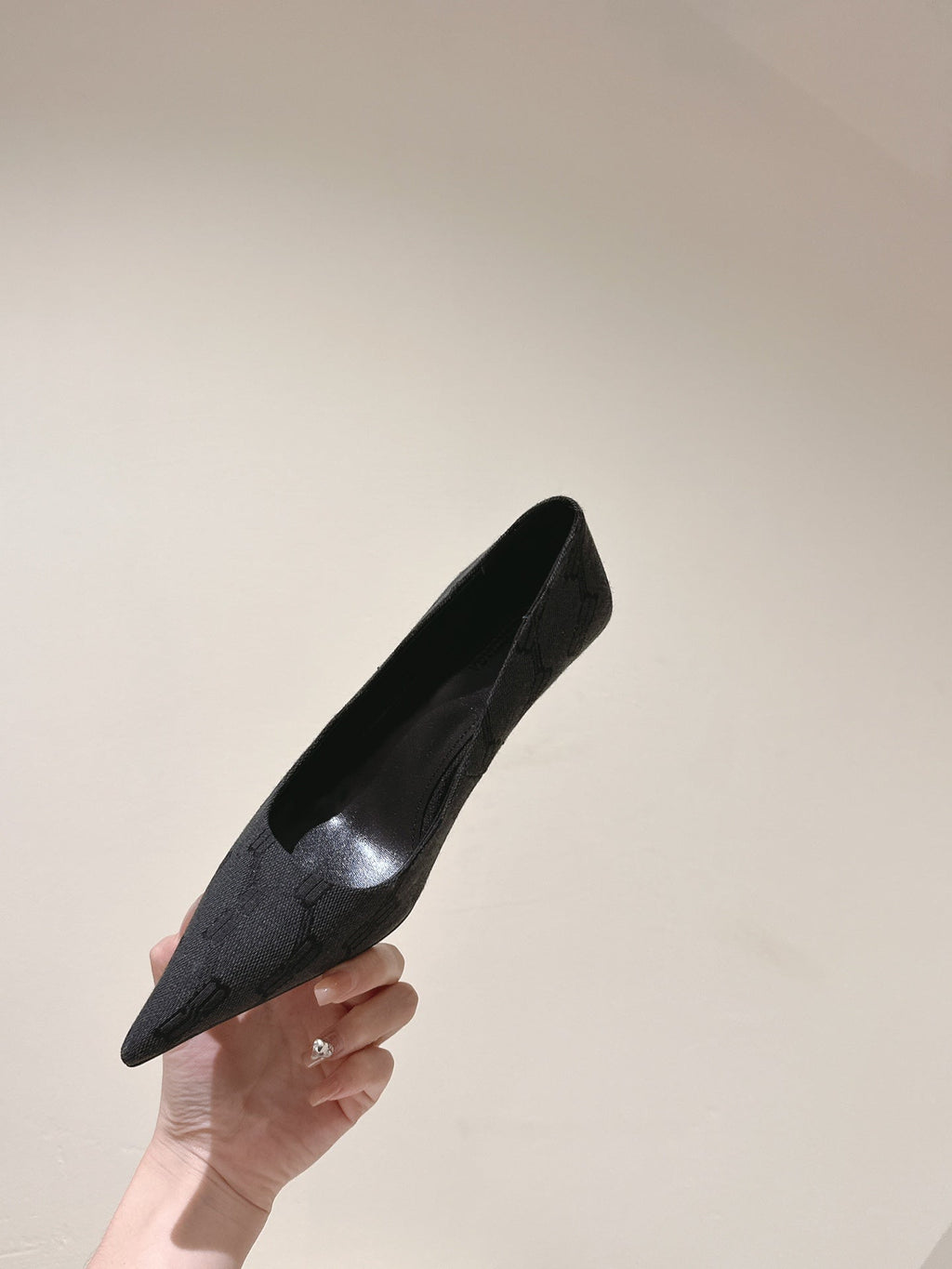 POINTED HIGH PUMPS IN BLACK MONOGRAM JACQUARD FABRIC