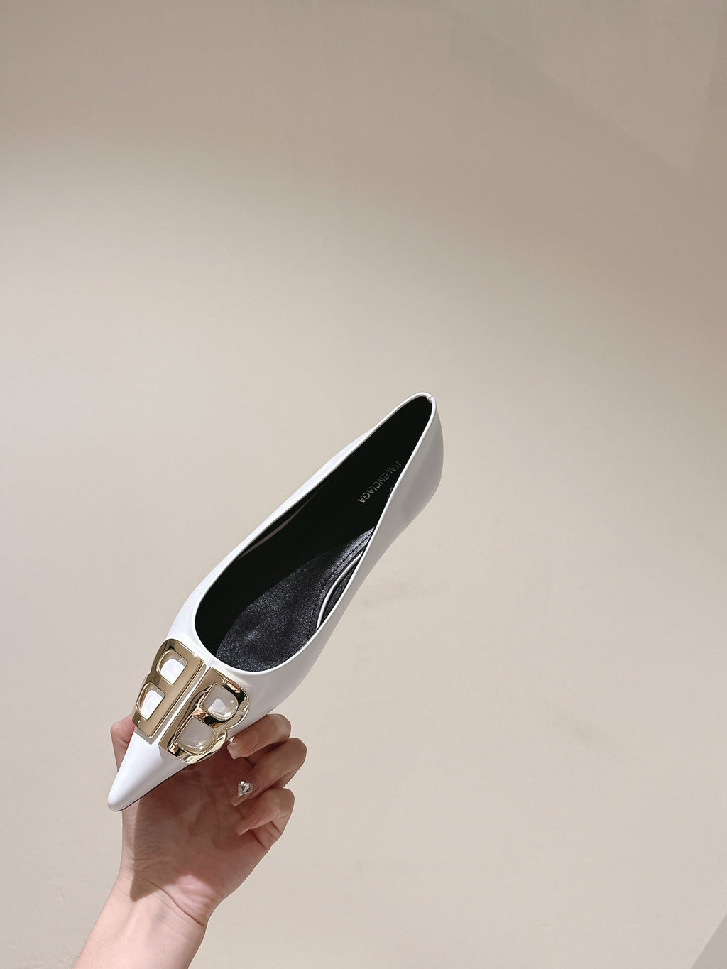 POINTED BB GOLD BUCKLE BALLET FLAT IN WHITE SHINY LAMBSKIN