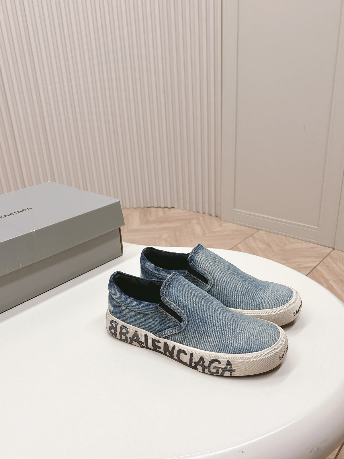 SLIP-ON SNEAKERS GRAFFITI IN LIGHT BLUE DENIM