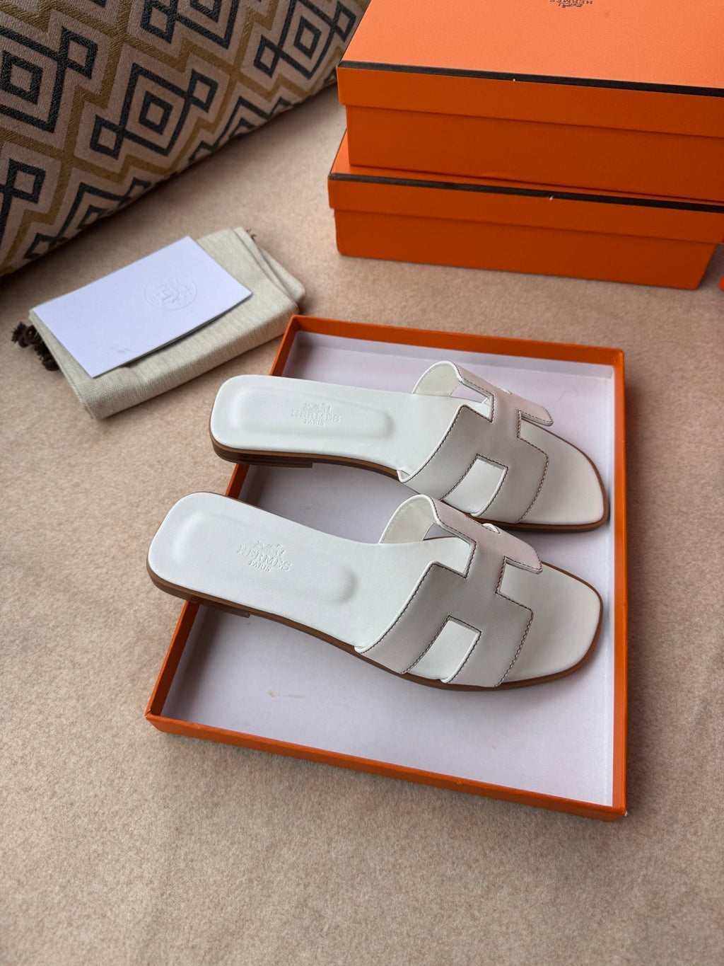 0RAN SANDALS IN WHITE CALFSKIN