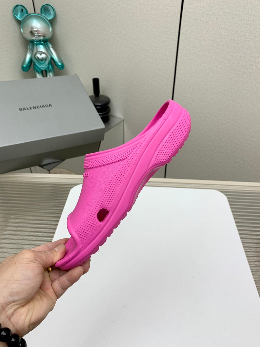 POOL CROCS IN HOT PINK RUBBER