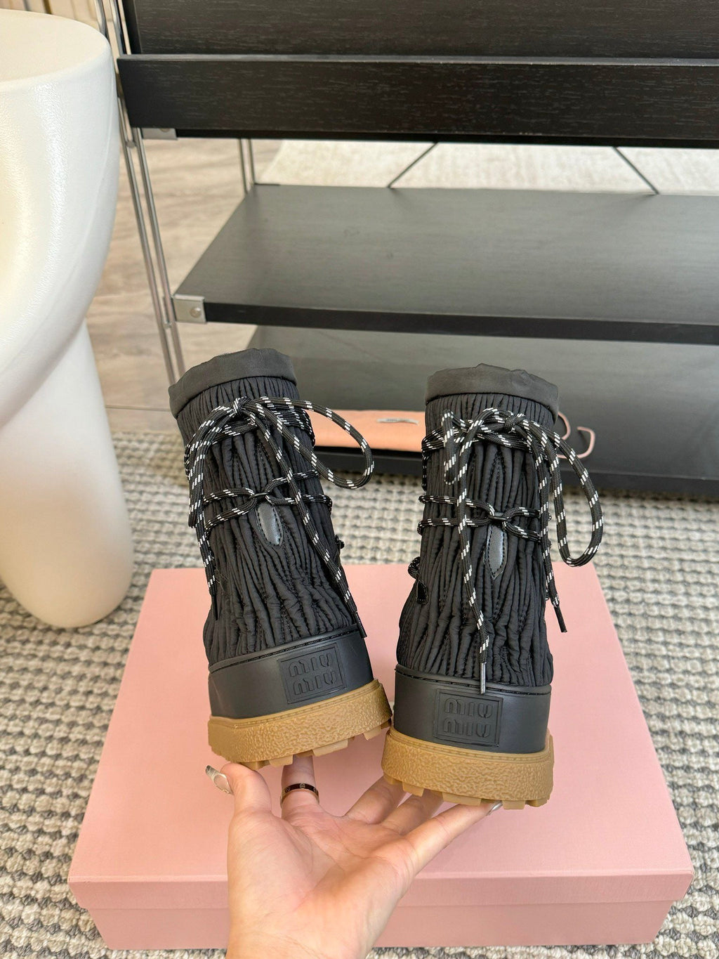 SNOW ANKLE BOOTS IN BLACK WRINKLED NYLON