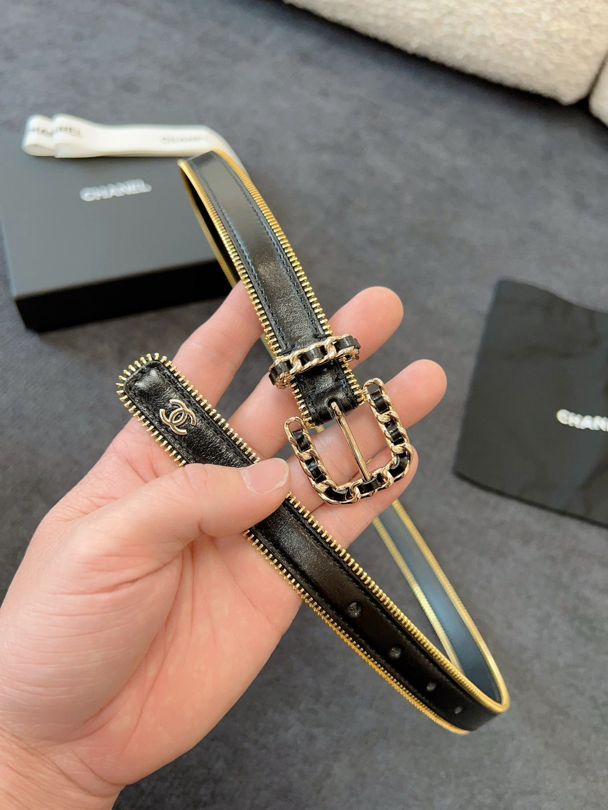 BELT 20MM IN BLACK CALFSKIN WITH INTERWOVEN CHAIN BUCKLE ZIPPER IN TRIM GOLD HARDWARE