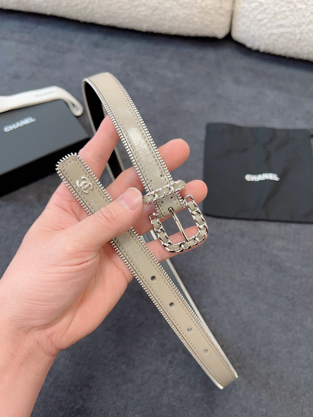 BELT 20MM IN GRAY CALFSKIN WITH INTERWOVEN CHAIN BUCKLE ZIPPER IN TRIM SILVER HARDWARE