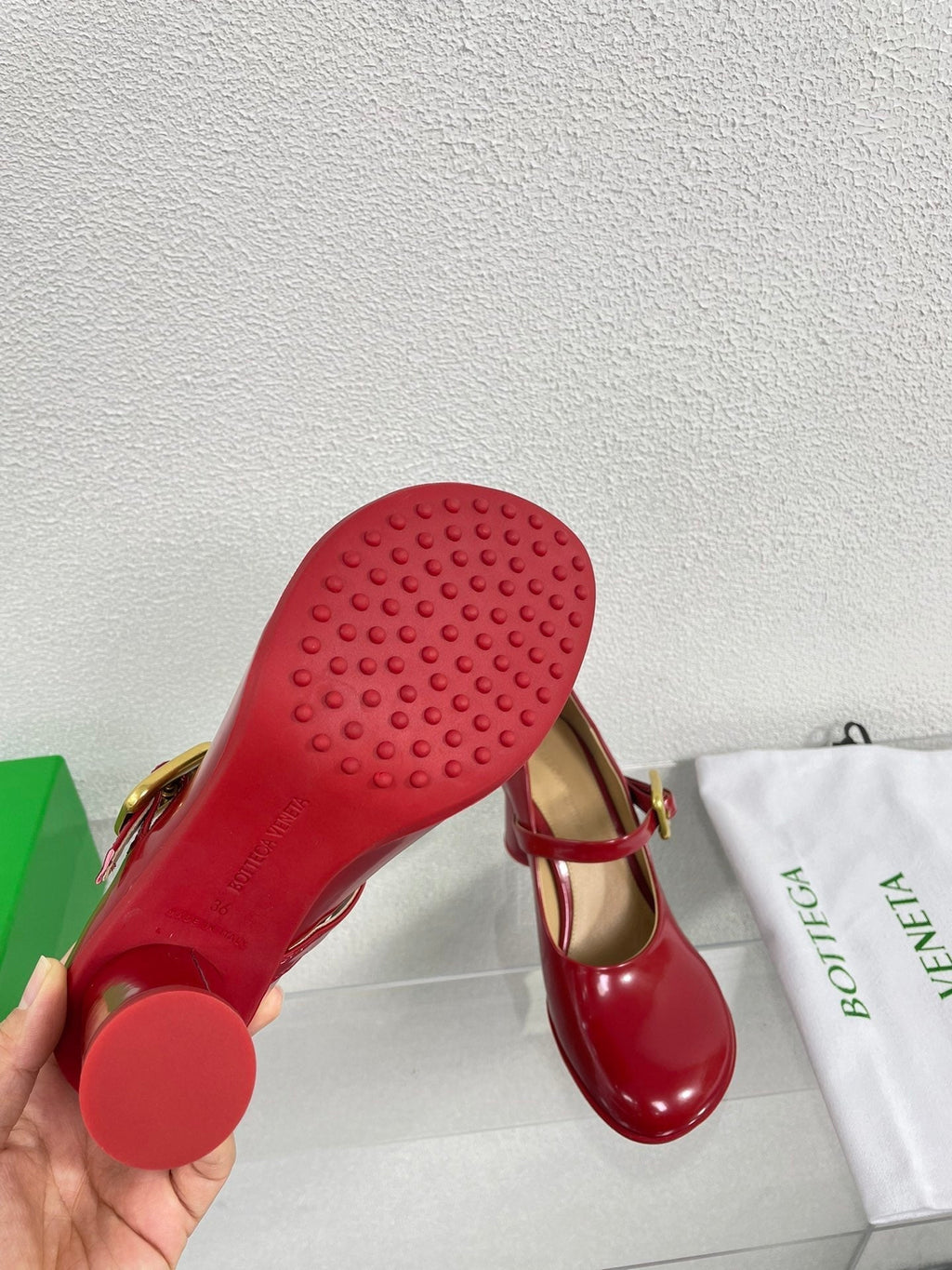 ATOMIC MARY-JANE PUMP 9 CM IN RUBY RED CALFSKIN