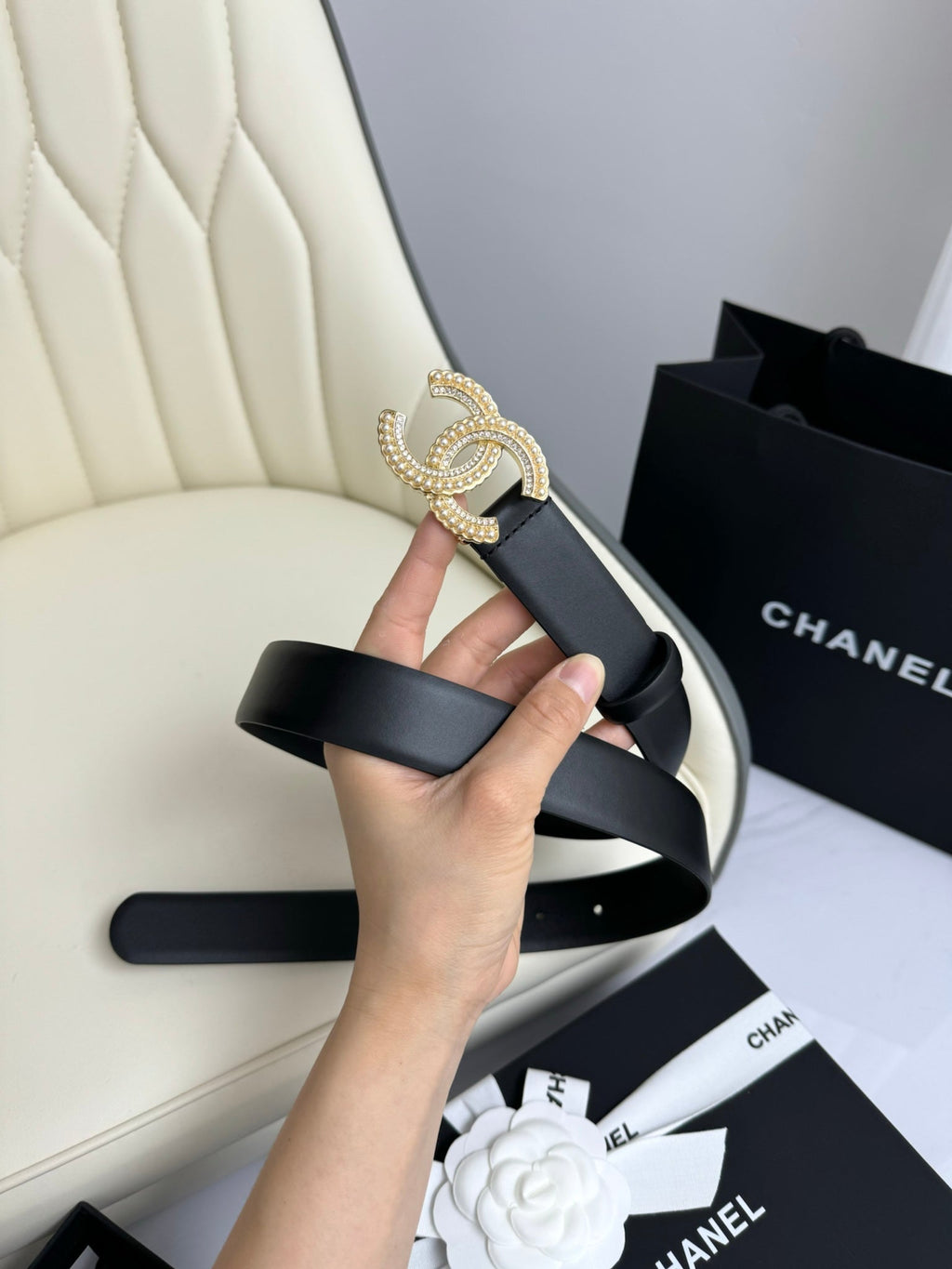 CC BELT 30MM IN BLACK SMOOTH CALFSKIN GOLD HARDWARE ATTACH PEARLS