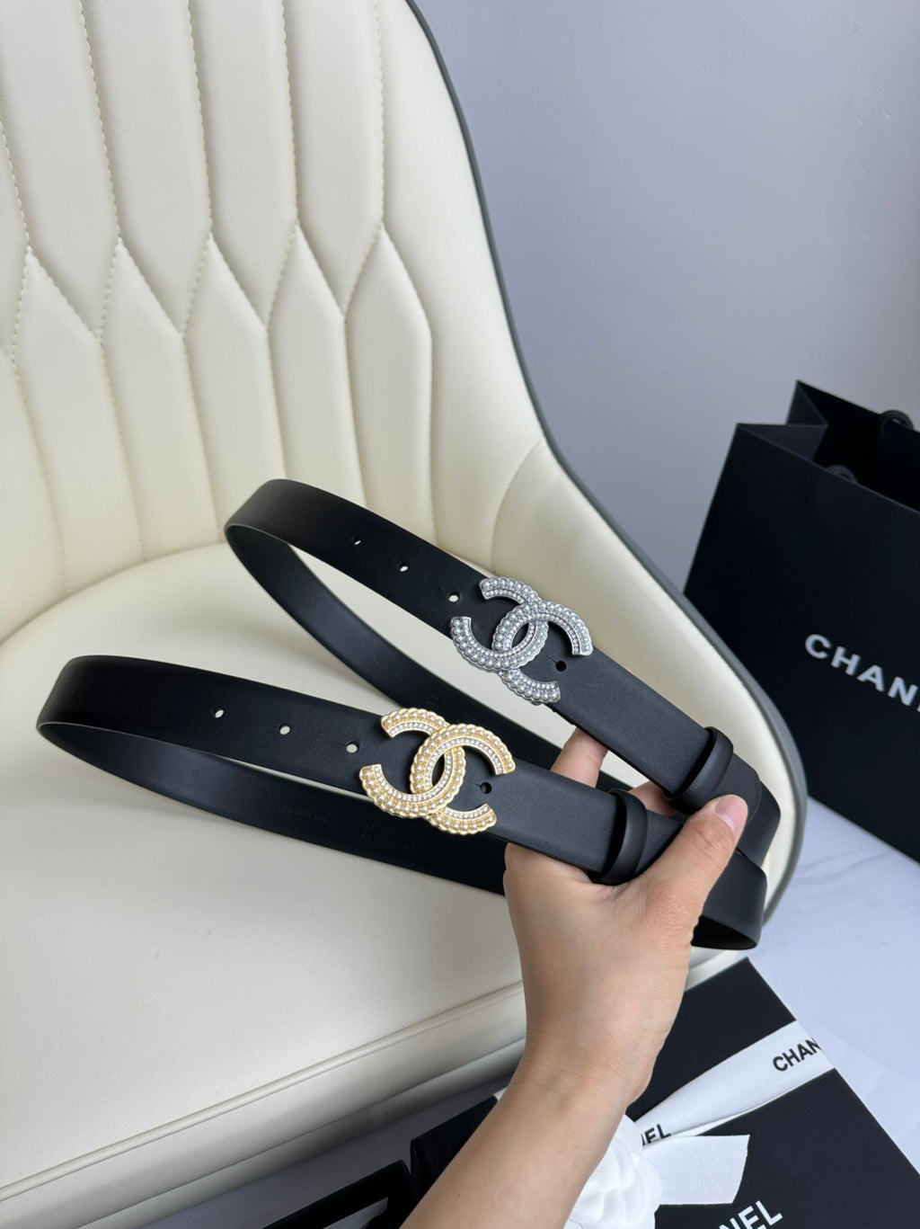 CC BELT 30MM IN BLACK SMOOTH CALFSKIN GOLD HARDWARE ATTACH PEARLS