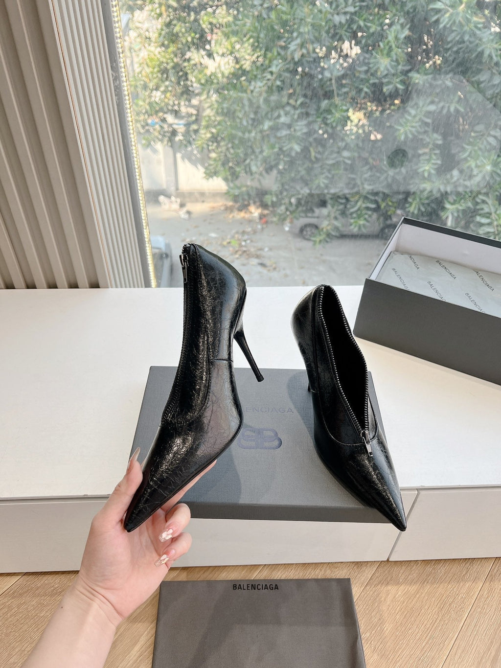 ZIPPER POINTED-TOE HIGH PUMPS IN BLACK WAX-OIL SHEEPSKIN