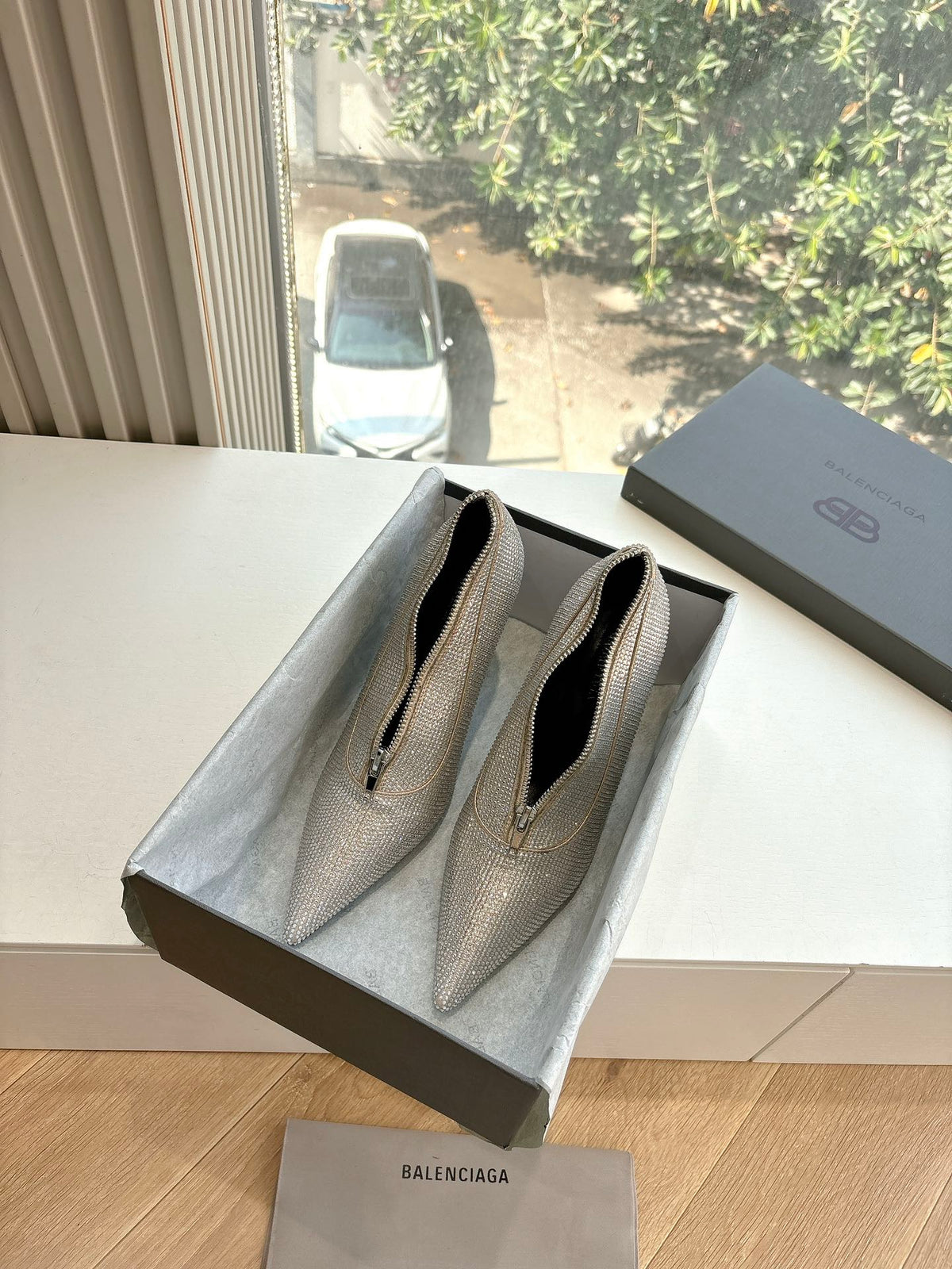 ZIPPER POINTED-TOE HIGH PUMPS IN BEIGE SUEDE ATTACHED SILVER CRYSTAL