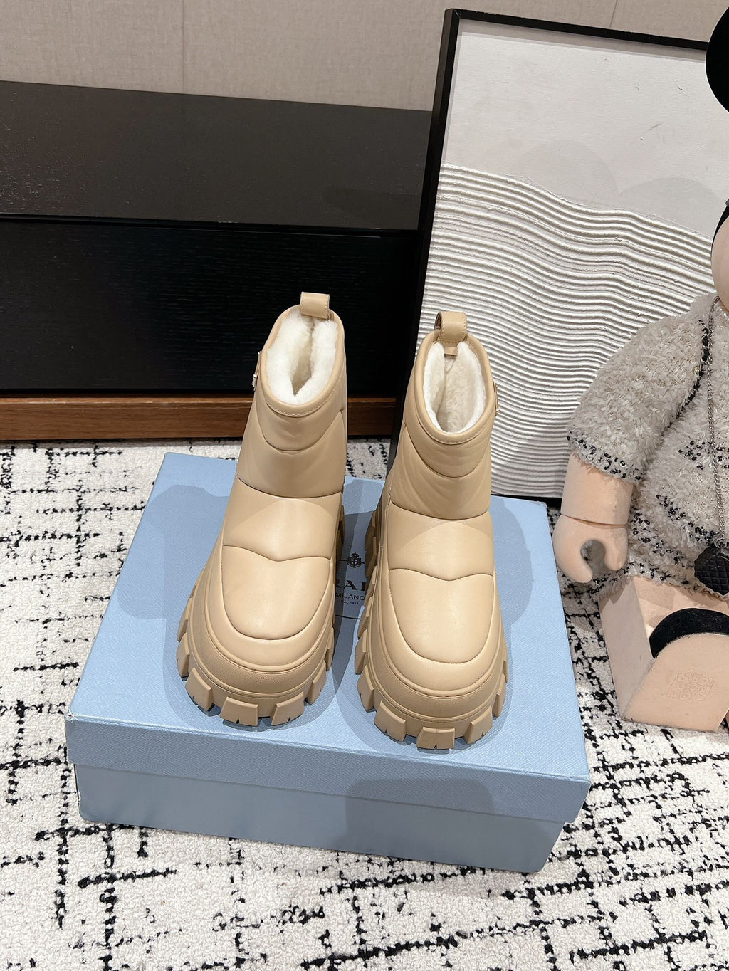 MONOLITH ANKLE BOOTS IN BUFF BEIGE CALFSKIN AND LAMB FUR LINING