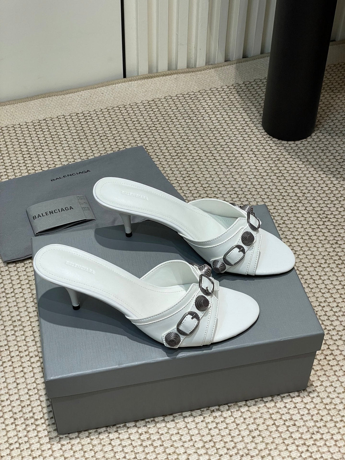 CAGOLE HIGH MULES IN WHITE OIL-WAX SHEEPSKIN