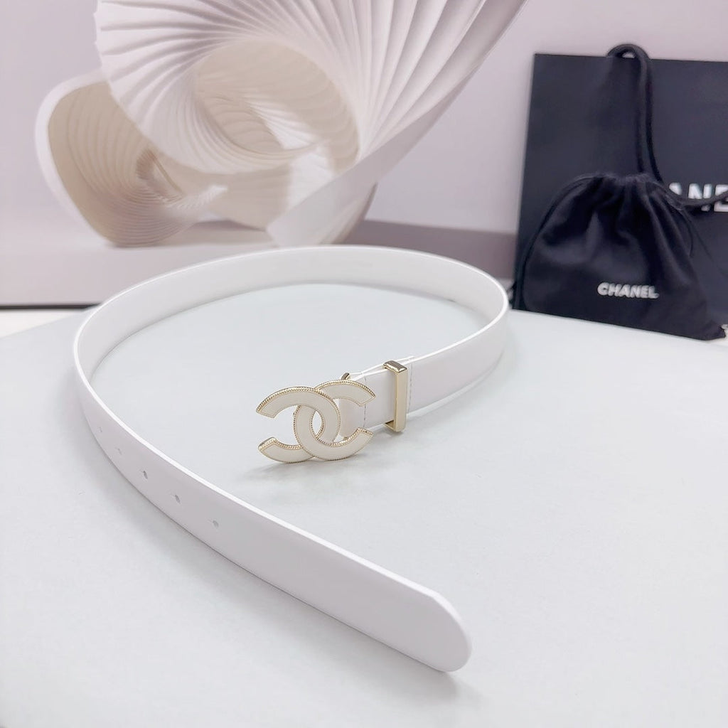 CC 30MM BELT IN WHITE SMOOTH CALFSKIN METAL HARDWARE