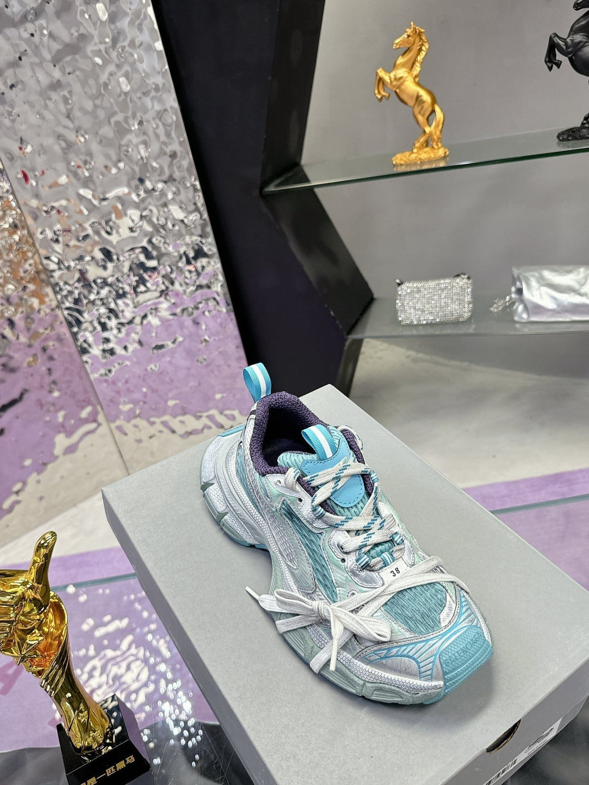 3XL SNEAKER IN LIGHT BLUE, WHITE AND PURPLE MESH AND POLYURETHANE