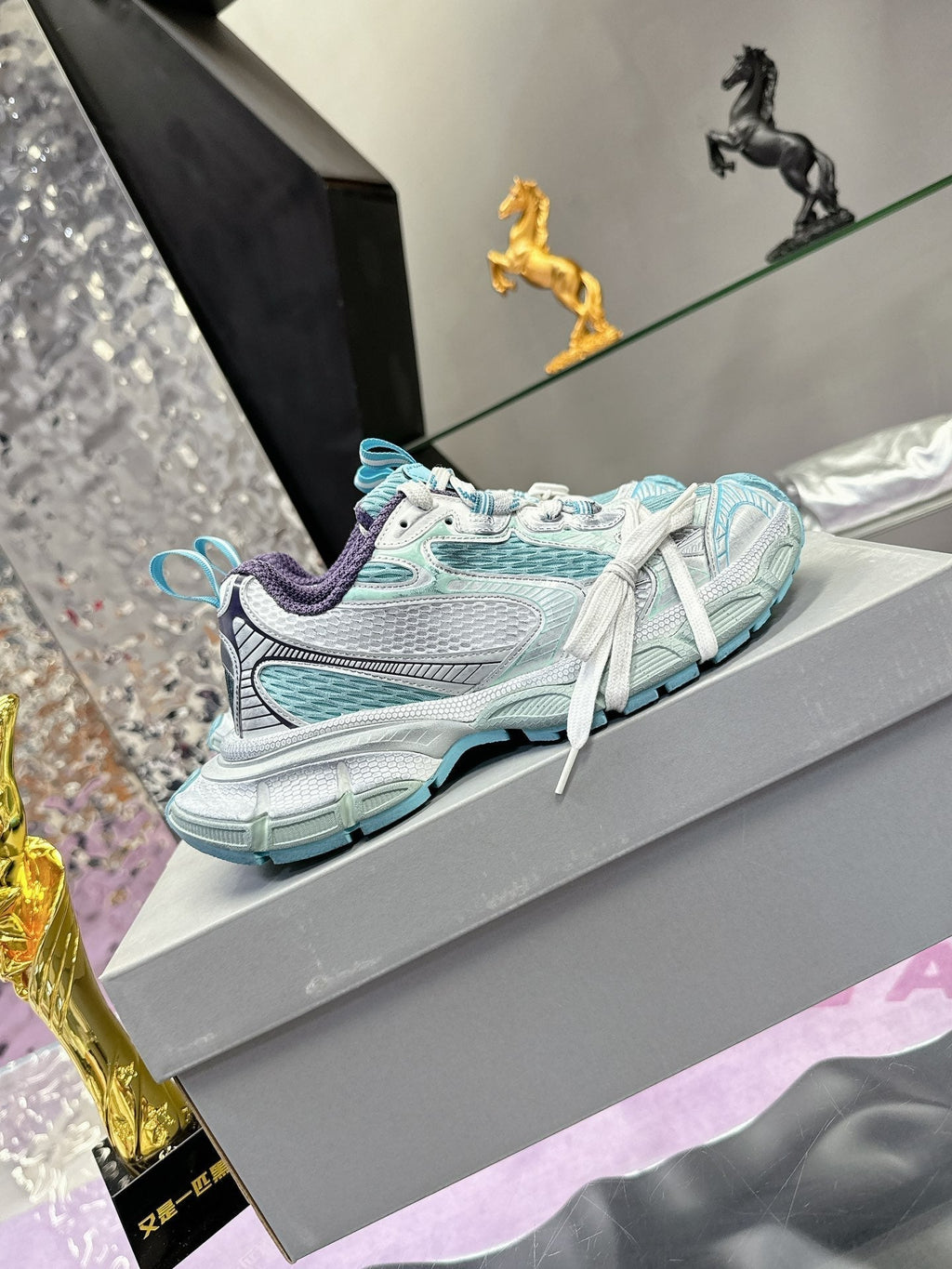 3XL SNEAKER IN LIGHT BLUE, WHITE AND PURPLE MESH AND POLYURETHANE