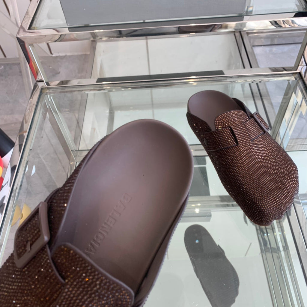 BIRKENSTOCK CLOG ATTACHED RHINESTONES IN BROWN CALFSKIN