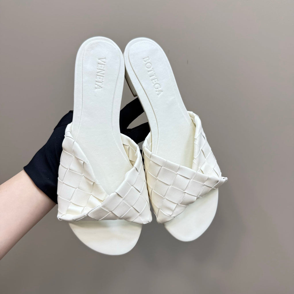 BLINK FLAT MULE IN WHITE INTRECCIATO LEATHER