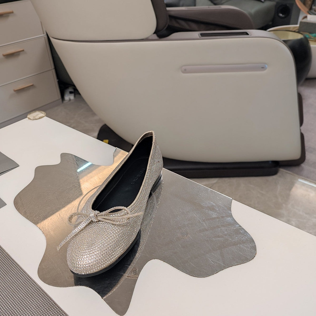 RHINESTONE BALLET FLATS WITH BOW IN BEIGE SHEEPSKIN