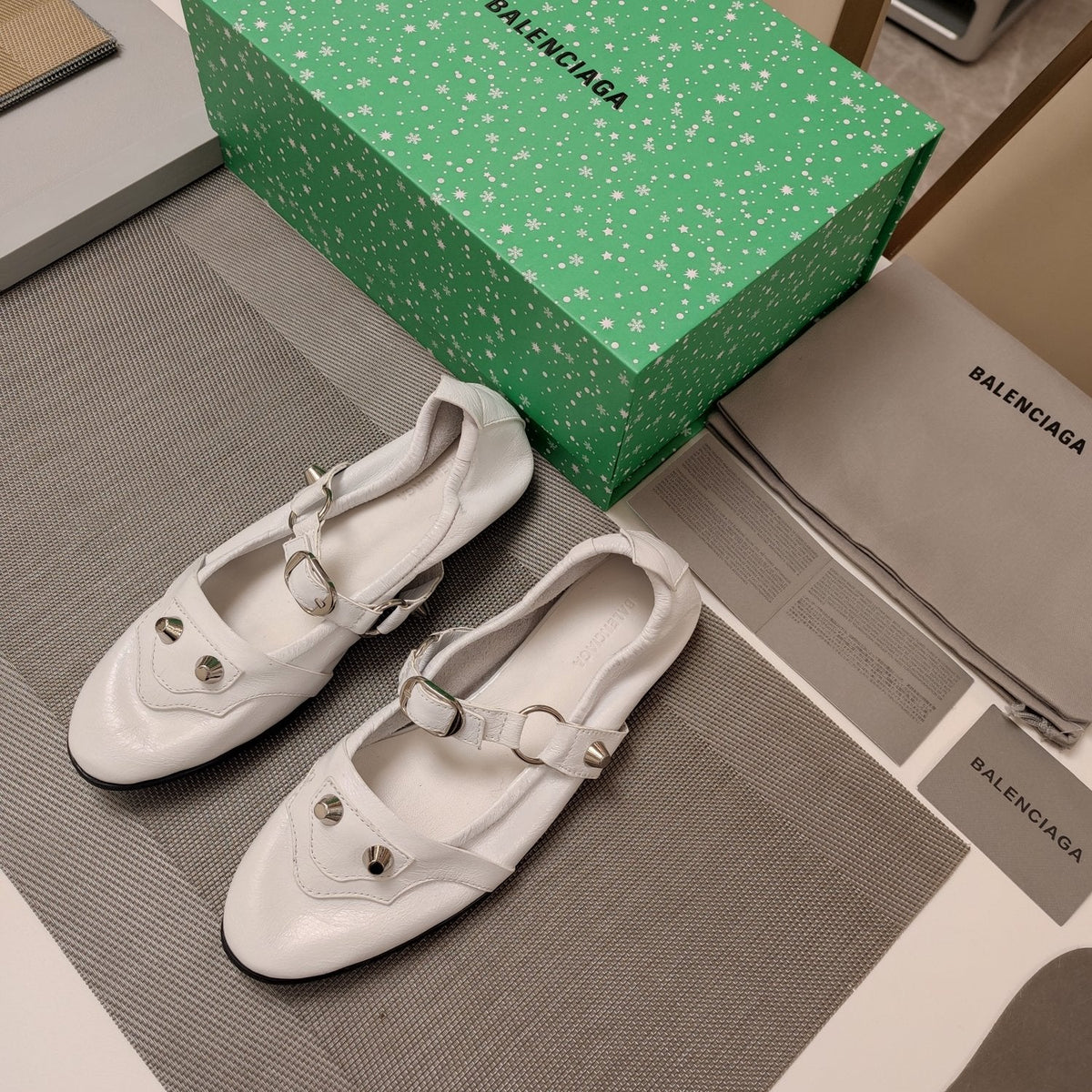 STUDDED MARY JANE FLATS IN WHITE SHINY LAMBSKIN