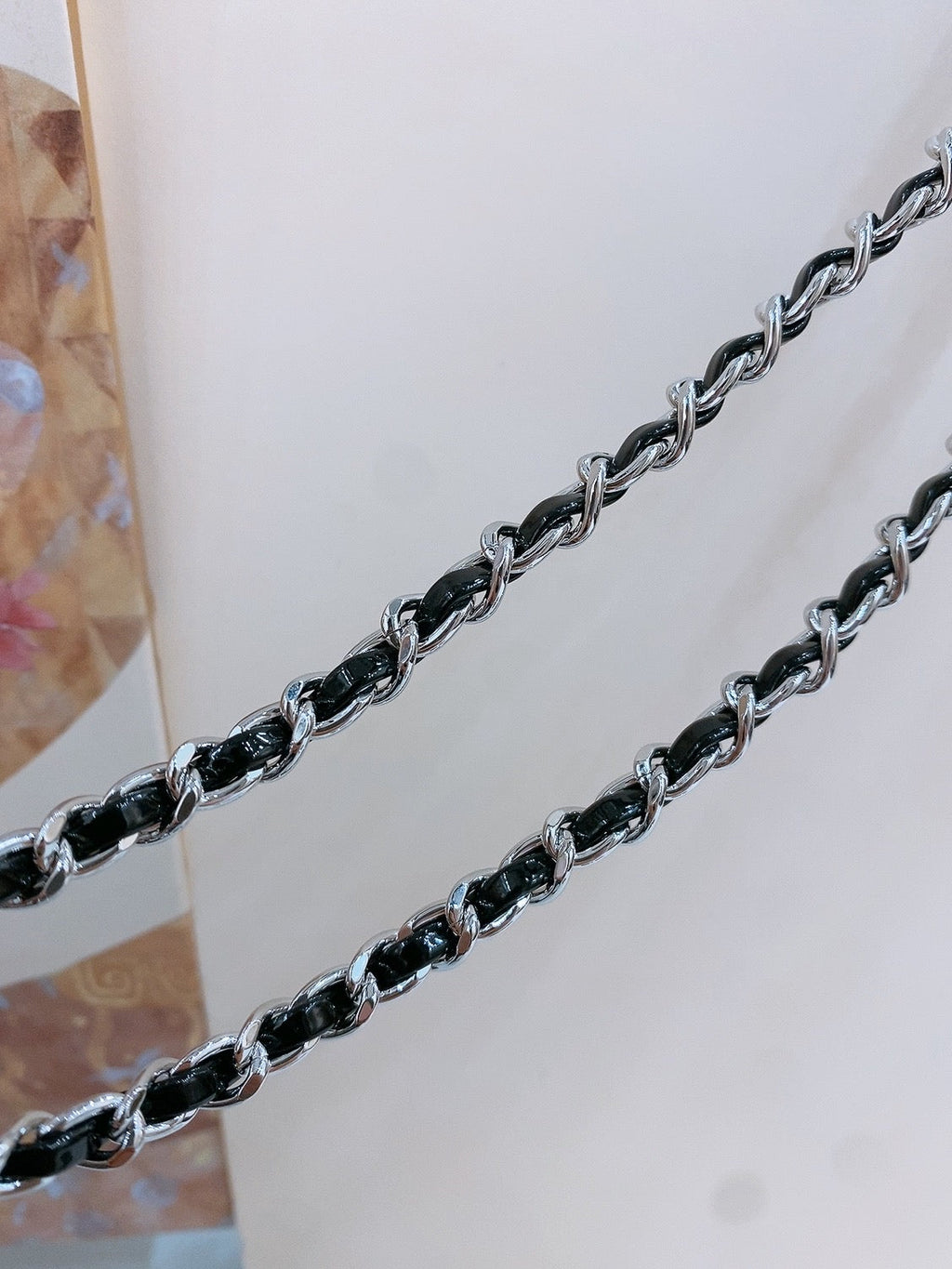 CHAIN BELT IN SILVER METAL INTERWOVEN WITH CALFSKIN STRAPS